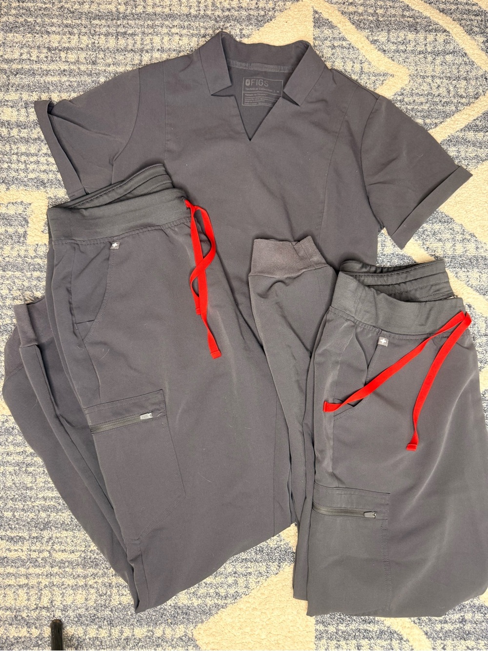 Figs Scrubs Grey Set (1 top 2 bottoms)